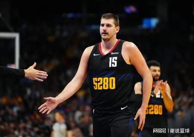 乐鱼体育-谁是超远三分新规则受益者？约基奇力压库里，绝杀湖人后卫第十