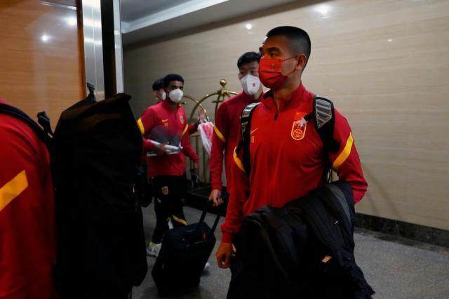 乐鱼体育-【夜读】为啥没签斯特林？巴萨还是有明白人的