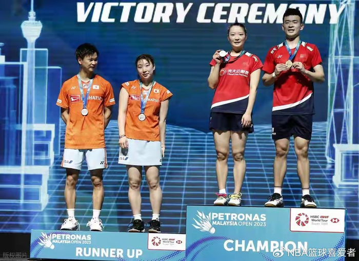 乐鱼体育-00后女双封神！她们竟集齐了羽坛最难拿的四大冠军|马来西亚|龙珠|世界羽联|刘圣书|谭宁_新浪体育_新浪新闻