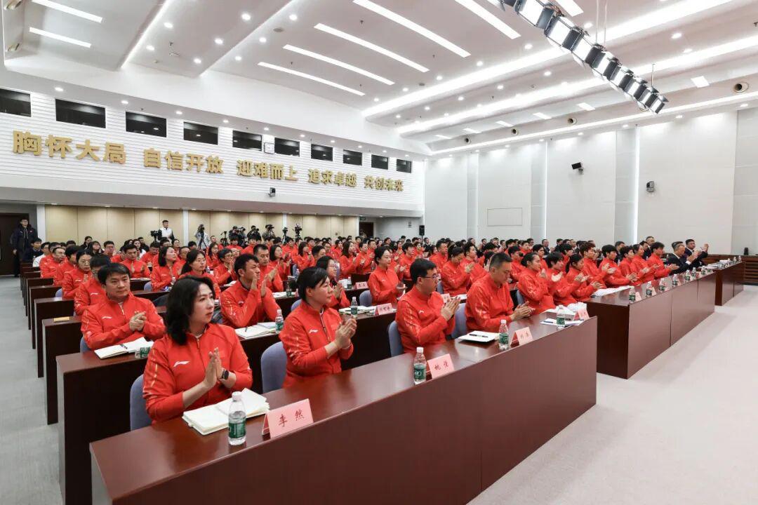 乐鱼体育下载-安踏的攻与守，李宁的破与立 | 米兰冬奥