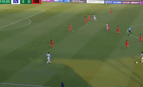 乐鱼体育-恭喜海港！回顾杨希U23亚洲杯5次最佳抢断：多国球星被征服