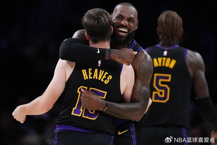 leyusports-湖人续约计划曝光:优先续约里夫斯而非詹姆斯 前者被视为长期基石|奥斯汀-里夫斯|奥斯汀·里夫斯|勒布朗-詹姆斯|洛杉矶湖人队|卢卡-东契奇_新浪体育_新浪新闻